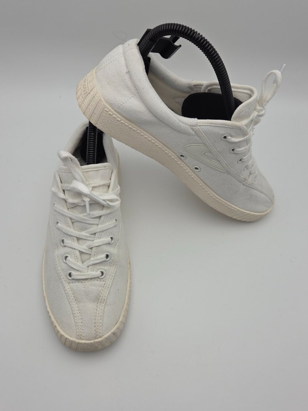 Tretorn All-White Low-Top Canvas Sneakers Size 8 - Picture 3 of 8